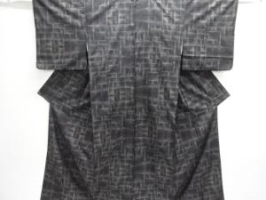 未使用品　幾何学模様本場泥大島紬着物（7マルキ）